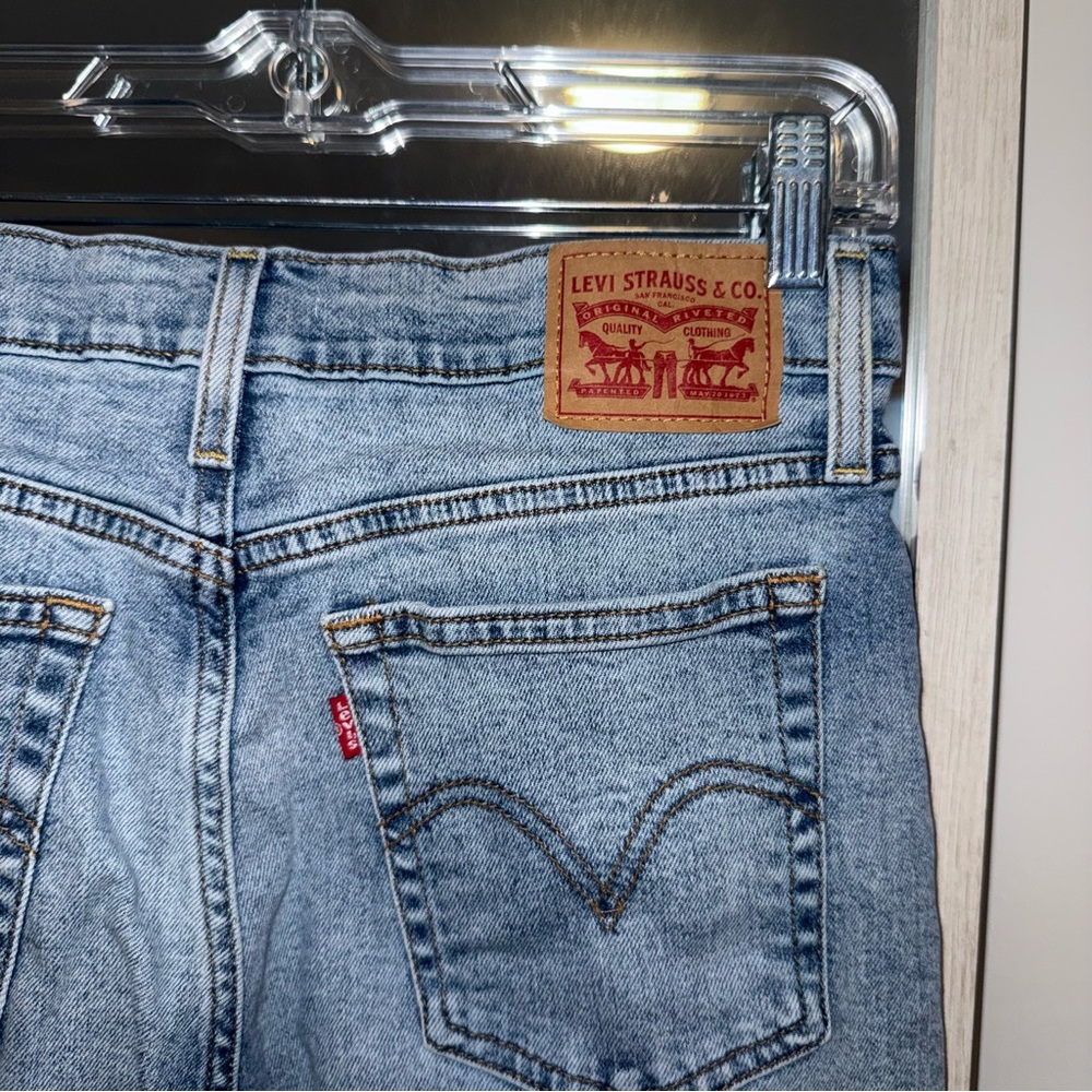 Levi's Light Blue High Rise Jeans - Picture 6 of 8